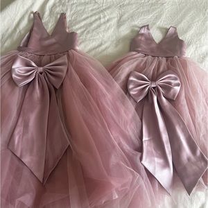 Flower girls dress set. Size 4T & 8 girls.